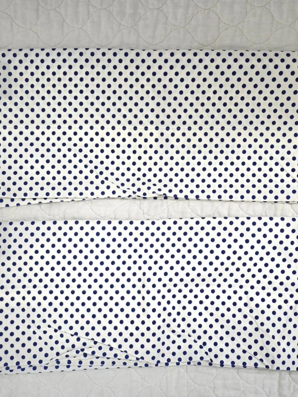 Set Of 2 Lauren Ralph Lauren White Royal Blue Polka Dots Standard Pillowcases.